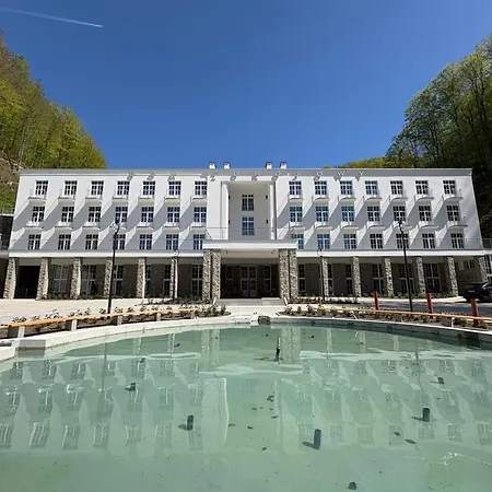 Szálloda Dom Zdrojowy Cechini Żegiestów