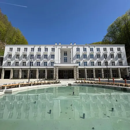 Hotel Dom Zdrojowy Cechini Zegiestow