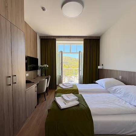 Szálloda Dom Zdrojowy Cechini