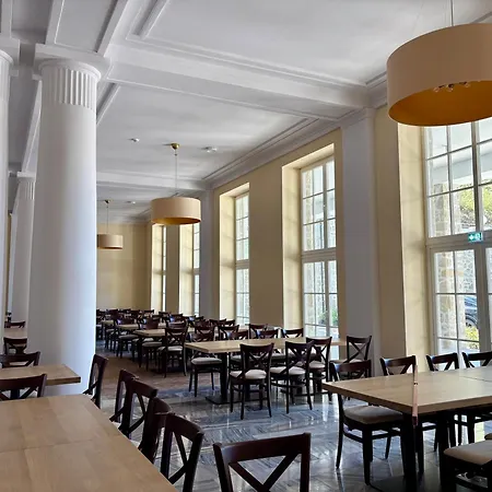 Dom Zdrojowy Cechini Szálloda 4*