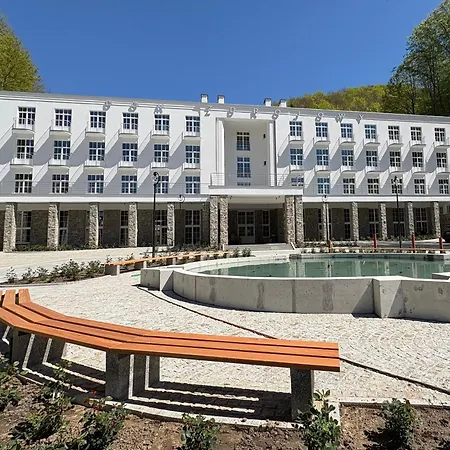 Dom Zdrojowy Cechini Żegiestów