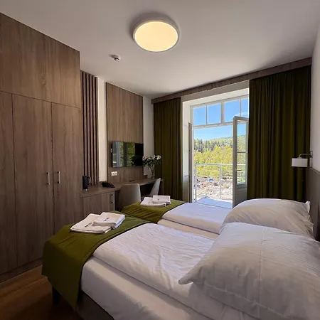 Szálloda Dom Zdrojowy Cechini