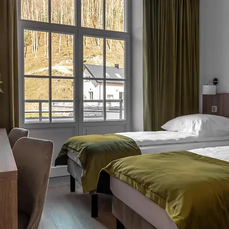 Szálloda Dom Zdrojowy Cechini