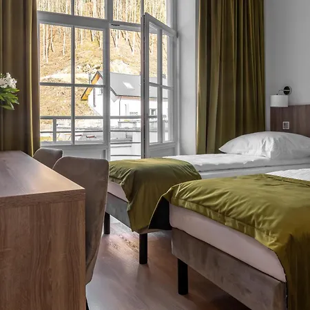 Szálloda Dom Zdrojowy Cechini