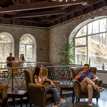 Dom Zdrojowy Cechini Szálloda