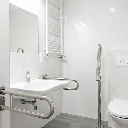 Dom Zdrojowy Cechini Szálloda