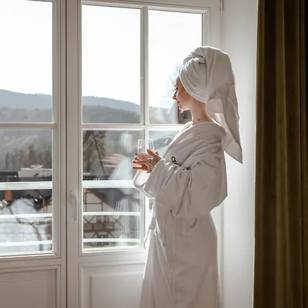 Szálloda Dom Zdrojowy Cechini