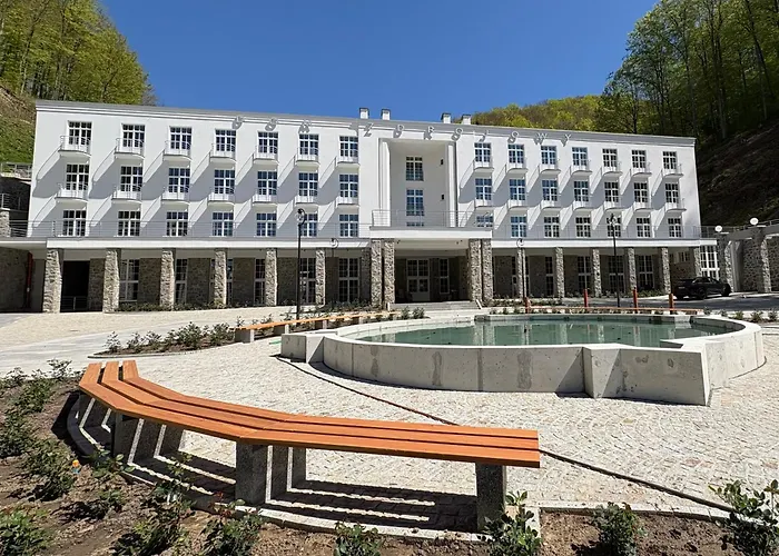 Dom Zdrojowy Cechini Żegiestów